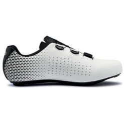 Chaussures Northwave Core Plus 2 Blanc/Noir -Vélo Accessoires Offres chaussures northwave core plus 2 blanc noir 2