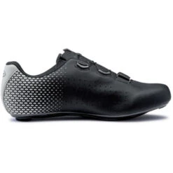 Chaussures Northwave Core Plus 2 Noir/Argent -Vélo Accessoires Offres chaussures northwave core plus 2 noir argent 2
